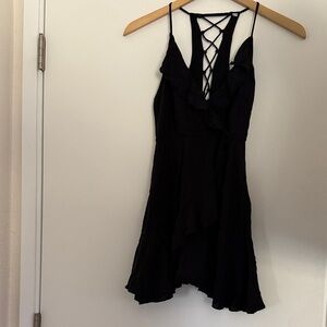 Elegant Black Backless Dress with Lace-Up Design